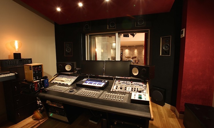 La régie du studio d'enregistrement Montmartre Recording