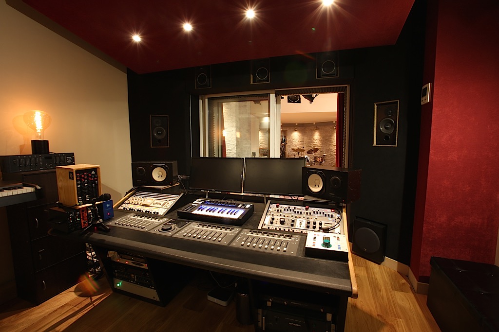 La régie du studio d'enregistrement Montmartre Recording